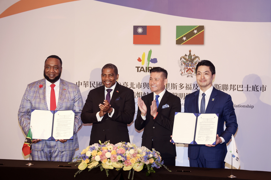 與巴士底市締結姊妹市  蔣萬安致贈市鑰喊「風雨故人來」