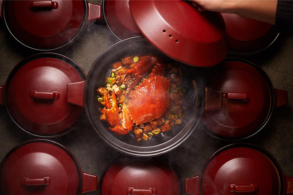 「船家蟹骨醬年糕」以天香樓特製XO醬炒製,重現江南舟家豪邁滋味。(台北亞都麗緻大飯店提供/吳娮翎台北傳真)