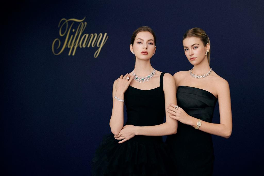 TIFFANY珠寶展即起登台，展出65億珠寶，圖為模特兒佩戴Blue Book高級珠寶。（圖／Tiffany & Co.）