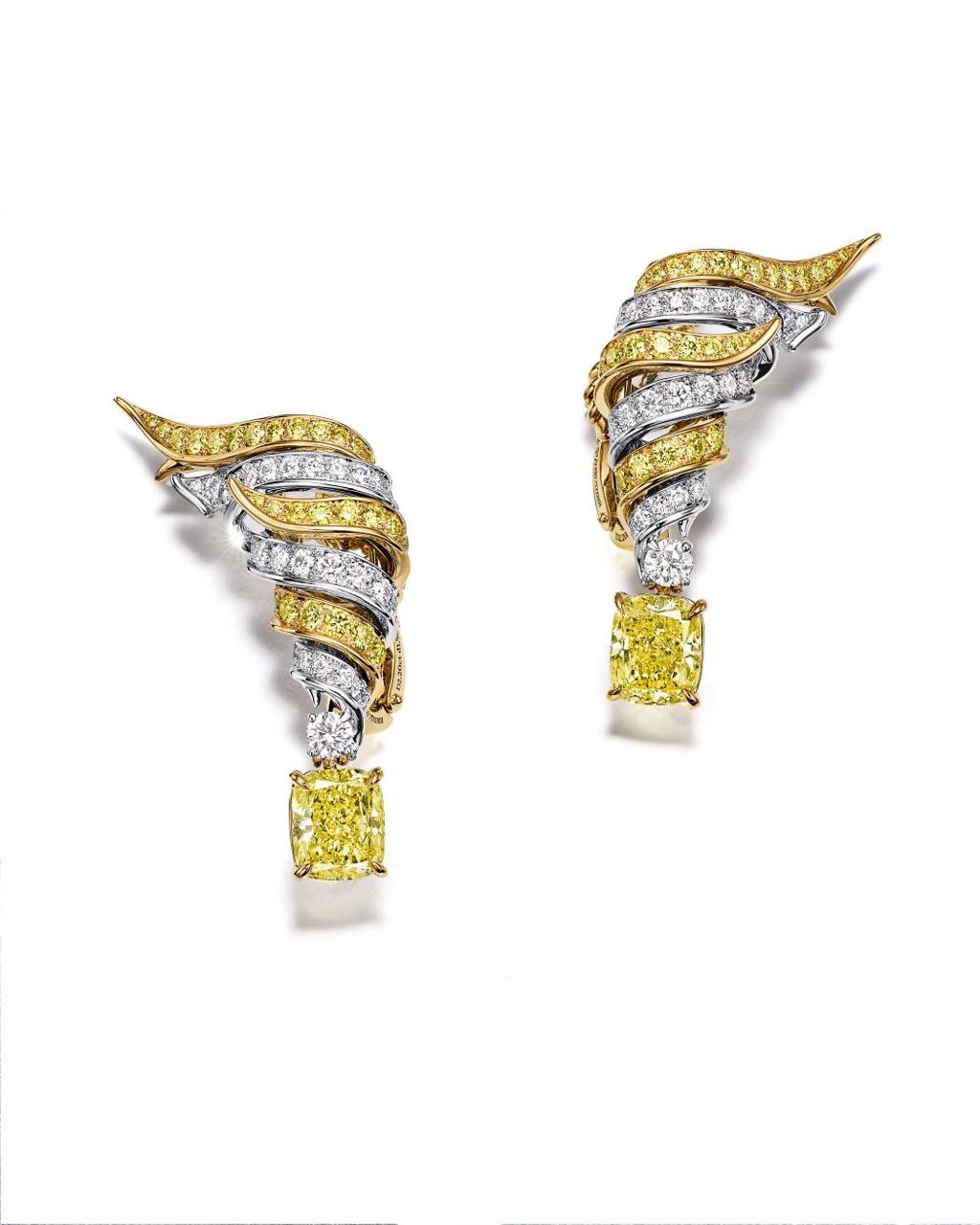 「瀚海星螺」（Shell）黃鑽耳環，鮮活勾勒海螺的螺旋線條。（圖／Tiffany & Co.）