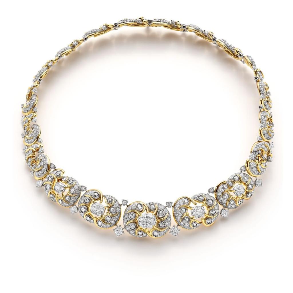 「鎏金玄武」（Sea Turtle）鉑金黃K金鑽石項鍊，做工十分繁複精緻。（圖／Tiffany & Co.）