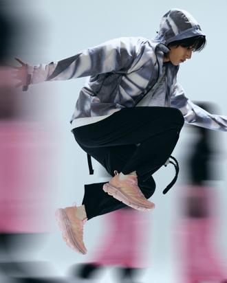 機能鞋只能配運動裝？台灣品牌攜運動品牌走上伸展台