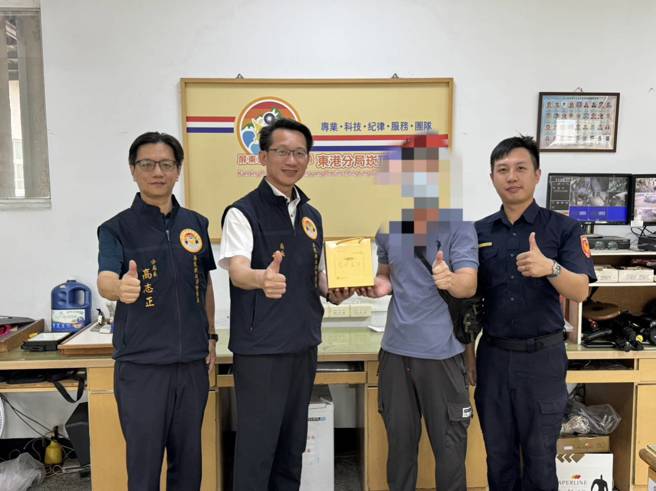 东港警打诈宣导展现成效，跨域结盟立即逮捕车手。（翻摄画面）