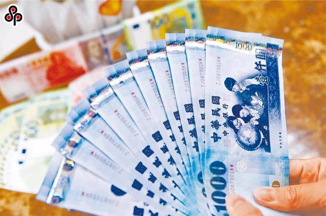 普发现金1万元近日陆续入帐，内政部统计至11月10日，已经发生7件被害案件发生，总共财损为新台币827余万元。（本报资料照片）