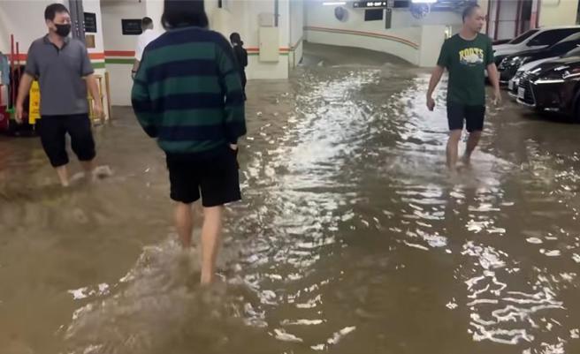 苏澳烟波饭店地下停车场惨成水族馆。（民眾提供／吴佩蓉宜兰传真）