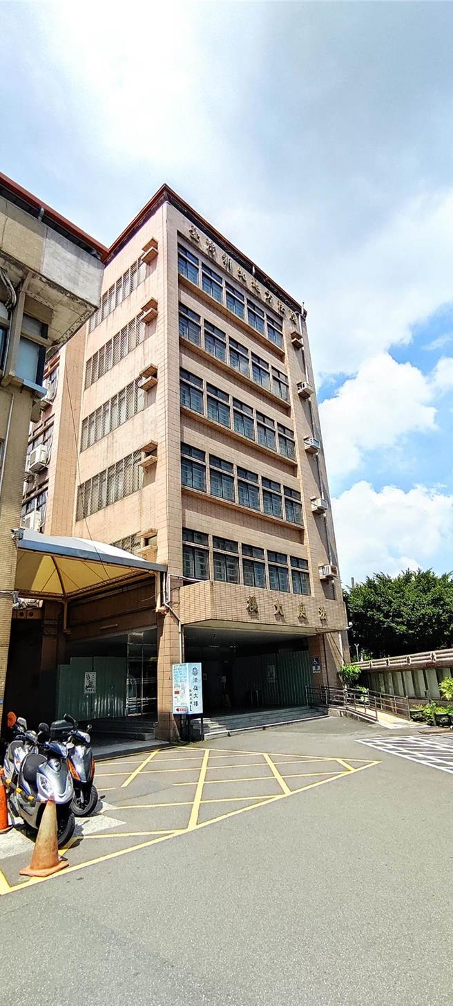 「砌禾数位动画」民国109年12月11日遭骇客以「LockBit」加密重要电脑资料并勒索，导致因无法如期交付作品给客户而损失近千万，负责人王俊雄为此怪罪当时在公司担任副总经理的陈姓前妻没买防毒、防火墙，提告求偿994万余。（资料照）