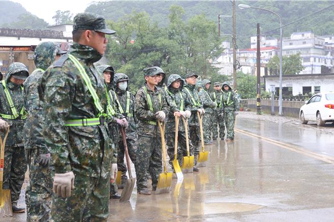 目前最急需的是大型清理機具與人力支援。（蘇澳鎮公所提供／吳佩蓉宜蘭傳真）