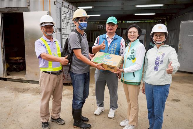 民进党2026高雄市长初选白热化，有意争取提名的立委把握衝刺阶段，各自出招，林岱桦在风灾后关心高雄防汛作业。（林岱桦提供／洪浩轩高雄传真）
