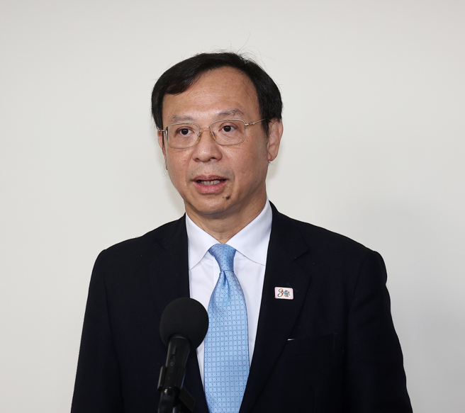 衛福部長石崇良今（13日）出席立法院衛環委員會。（劉宗龍攝）