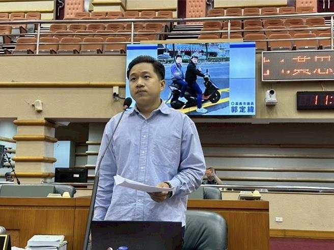 嘉義市議員郭定緯建議市警局可在現行「AI智能巡警系統」基礎上，加入影像真偽辨識功能。（郭定緯服務處提供／呂妍庭嘉義傳真）