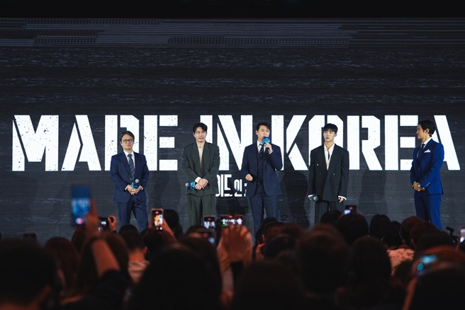 導演禹民鎬（左起）、鄭雨盛、玄彬、禹棹煥為主演《韓國製造》現身香港。（Disney＋提供）
