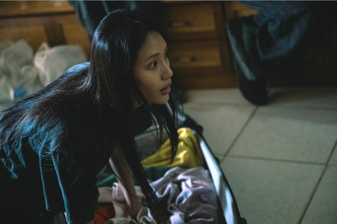 黃珮琪在《祝你下輩子開心》飾演對女兒家暴的母親。（公視提供）