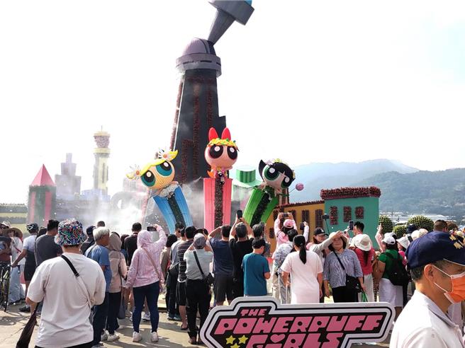 飛天小女警裝置藝術。（台中市政府提供／李京昇台中傳真）