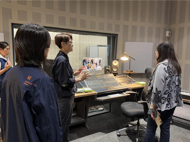 北流执行长梁序伦说，培育、扶植属于无偿性质，培育出来的艺人未来得到更好的发展后会再回来。（张珈瑄摄）