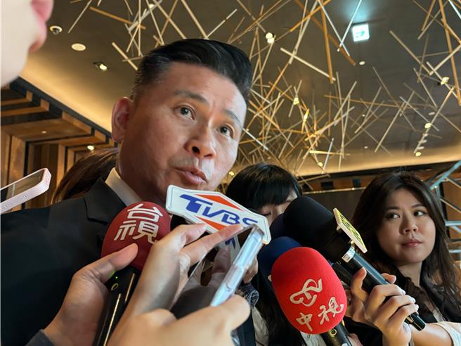 國民黨籍的台北市議會議長戴錫欽13日表示，王義川的指教是非常陳舊的思維，北市府的做法除了與已經與中央討論過，也經議會同意，「當全國都鼓舞歡心希望輝達總部進駐北士科之餘，竟然會有這樣的質疑，坦白講我們也只能嘆為觀止。」（丁上程攝）