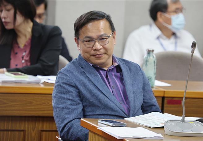 針對民進黨立委王義川質疑輝達地上權案可能涉圖利一事，北市府副發言人葉向媛表示，中央內政部早在10月就回函同意北市府專案設定地上權，賴清德總統更表示中央能幫的一定全力幫忙，「依照王委員的說法，難道也是在質疑內政部長劉世芳以及賴總統圖利嗎？」（本報資料照片）