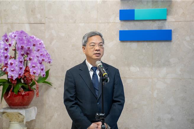 經濟部長龔明鑫13日在業務會報前，表示我國一直積極與他國尋求投資保障協定簽署，目前印尼與新加坡兩國都有意更新舊版。(經濟部提供)