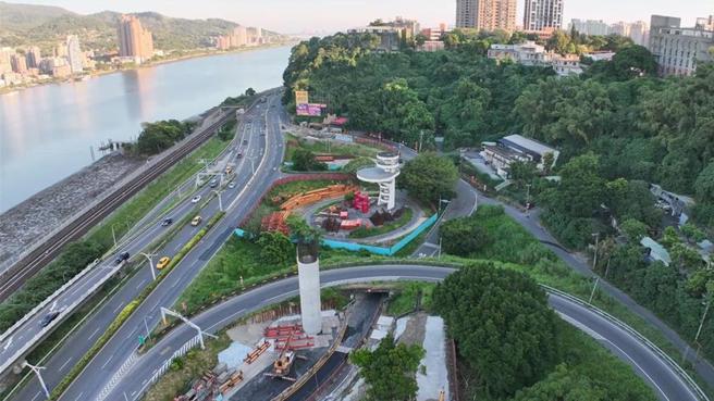 淡北道路是串聯淡水與北投的重要建設，完工後可有效紓解交通壅塞、促進地方發展。（示意圖／本報資料照片）