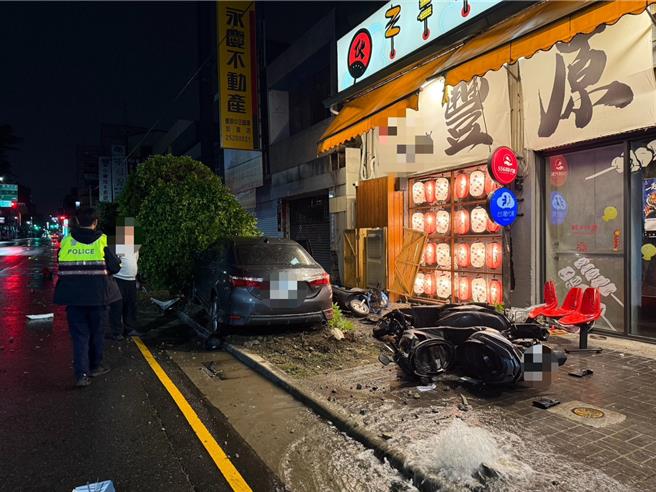 警消人員到場處理。（民眾提供／李京昇台中傳真）