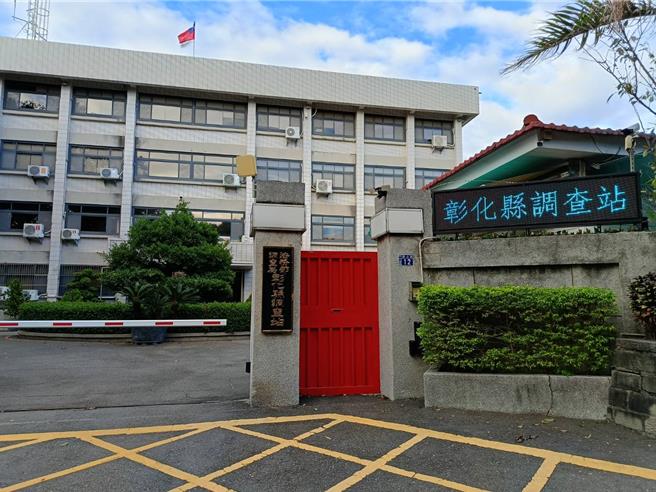 彰化县文雅畜牧场蛋品芬普尼超标案持续延烧，目前已知负责人夫妇俩人已被带至彰化县调查站侦讯中。（叶静美摄）