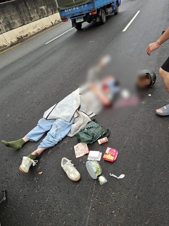陳姓護理師騎車自摔，左半側撕裂傷。（民眾提供）