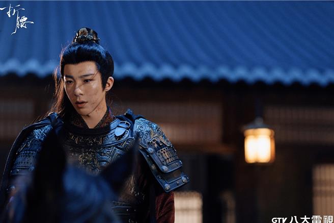 劉宇寧飾演魏劭，幼年時遇戰亂造成父兄身亡。（八大提供）