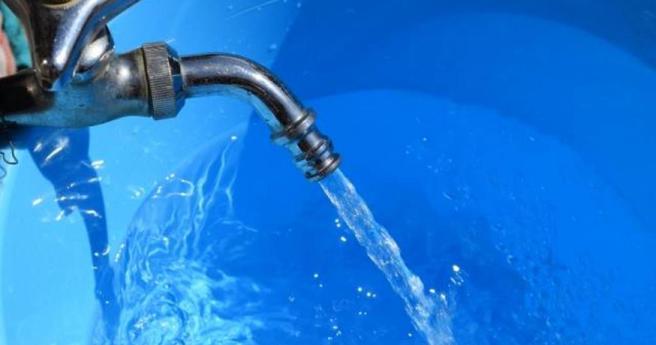 一名82岁曾姓独居老妇，因用水量异常暴增，自来水公司察觉有异通报警方。13日下午警方会同里长、社工破门而入，惊见老妇已陈尸屋内多时，遗体严重腐烂仅剩白骨。（报系资料照）