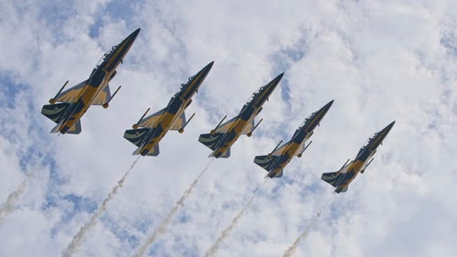 南韩黑鹰特技飞行队于马来西亚演出。（示意图／达志 Shutterstock）