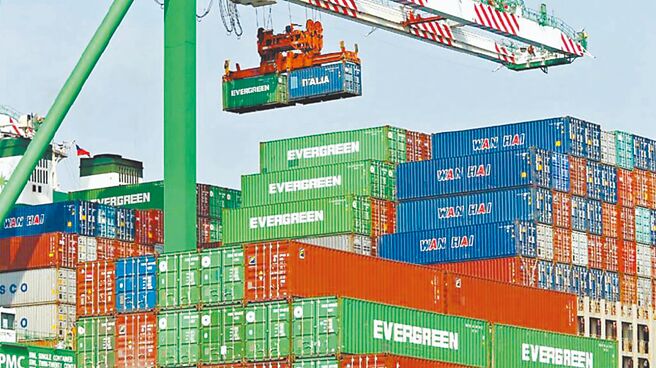 長榮、陽明海運12日同步公告2025年第三季財報。圖／本報資料照片