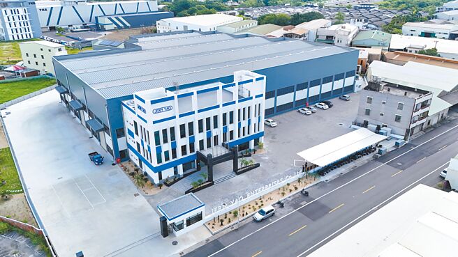 正曜企业二厂总面积达3,800坪，定位为100％纯加工厂，专责生产公司自用零组件。图／业者提供