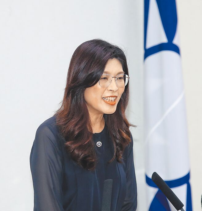 国民党主席郑丽文12日首次主持中常会，并发表谈话。未来将亲自担任革命实践研究院院长。（王英豪摄）