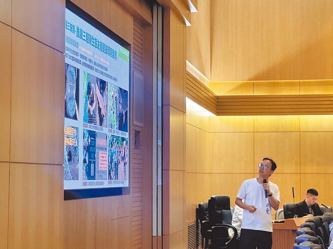 新北市觀光旅遊局長楊宗珉12日在市政會議中以「建設新亮點、觀光新串聯」為題專題報告。（柯毓庭攝）