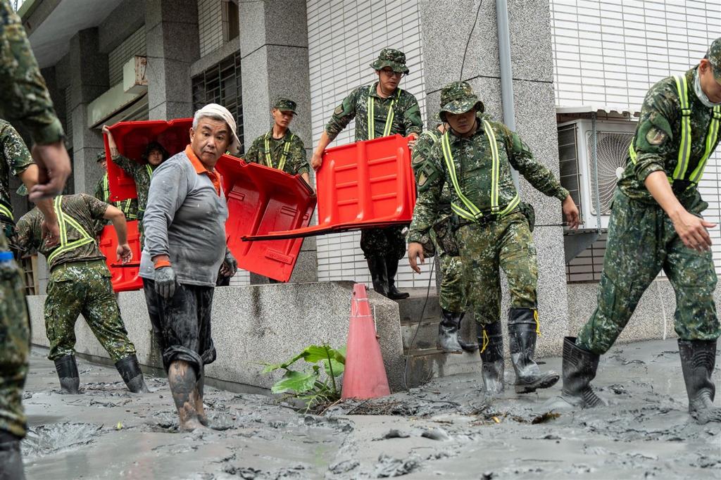 國軍全力支援救災 助民恢復日常生活