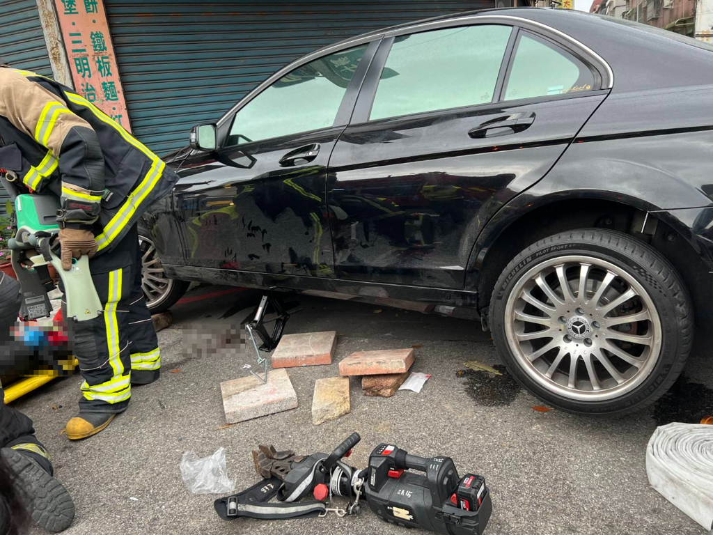 生日變忌日!23歲男騎士遭賓士女撞死 老父淚崩:希望和依靠沒了