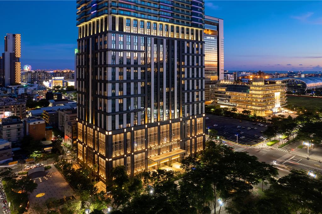 名人愛住!高雄洲際酒店4周年 快閃禮券2倍饗宴加碼刮刮樂抽獎