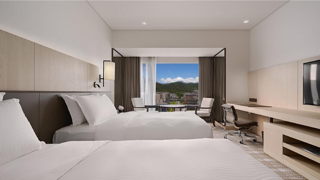 普發1萬》台北萬豪一泊二食住房專案 超值34折、省近2萬元