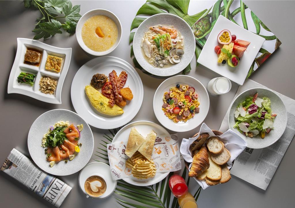 台北萬豪「萬元奢享假期」一泊二食住房專案，含兩客「Garden Kitchen」豐盛自助式早餐。（圖／台北萬豪酒店）