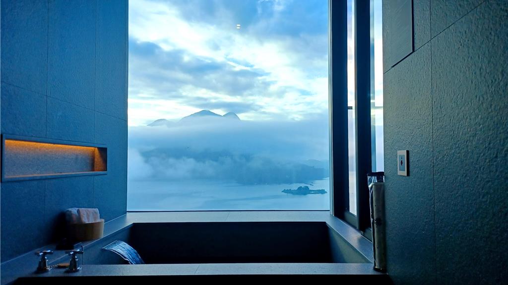 漢來日月行館座落日月潭涵碧半島制高點,周遭環繞270度日月雙潭湖光水色,全館客房皆可感受日月潭風光。(陳韻萍攝)