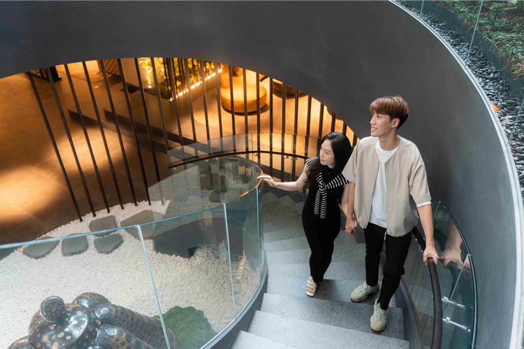 歡慶1周年,漢來日月行館推「旅拍住宿專案」,指定房型加贈1小時專業攝影。(圖/漢來日月行館)