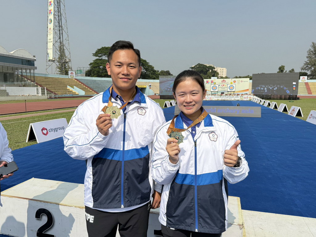 射箭亞錦賽》李彩綺／戴宇軒勇奪反曲弓混團金牌 中華隊相隔10年再摘金