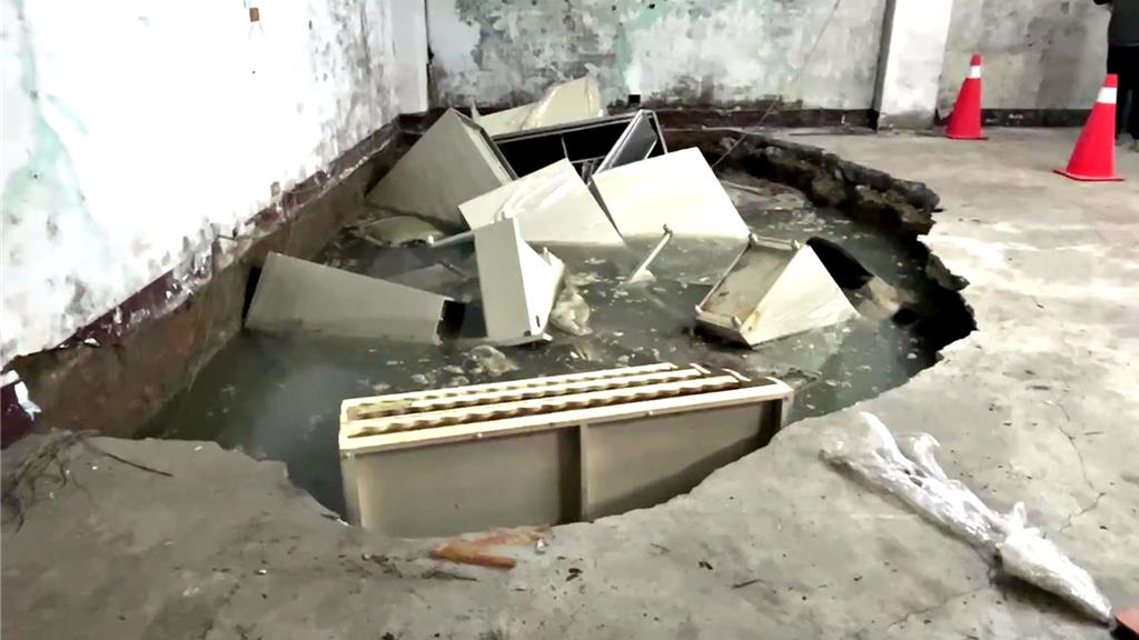 基隆工地釀鄰損 20平方公尺大洞吞噬家具 百戶民宅急檢測