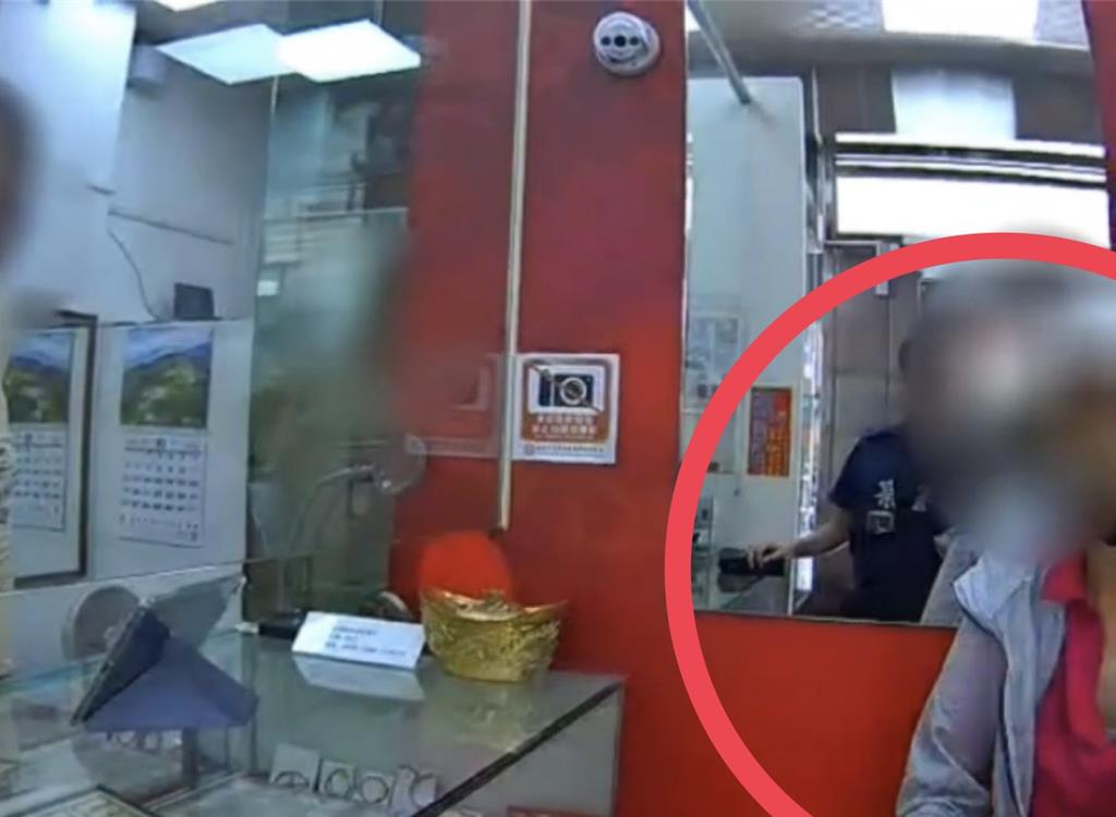 詐團假冒黃仁勳騙投資200萬 銀樓老闆機警守住婦人辛苦錢