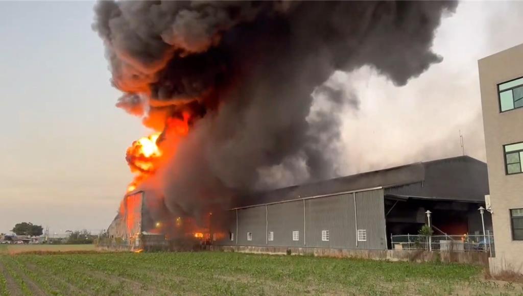 快關窗！安定工廠大火毒煙亂竄　台南7區、高雄20區全遭殃