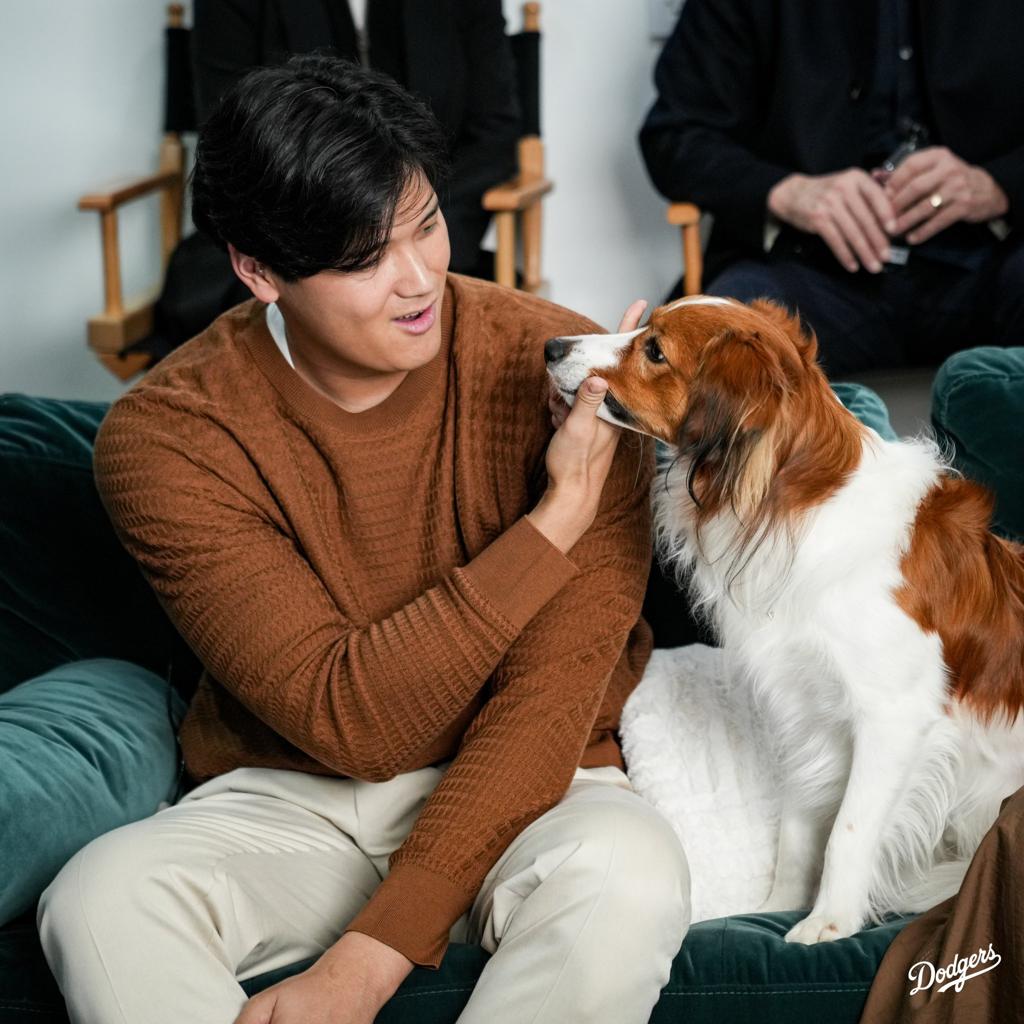 大谷翔平奪 MVP 卻被自家狗搶戲!螢幕初吻不是給真美子