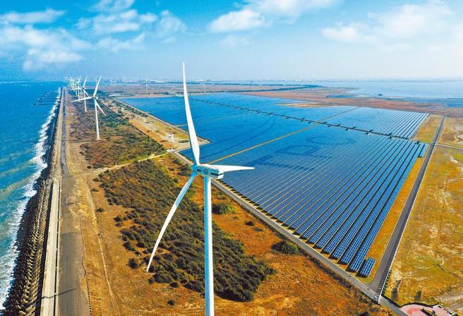 正崴集團旗下的森崴能源因離岸風電工程費用暴增，導致鉅虧逾百億，前3季一口氣虧掉逾4.6個股本，讓網友直呼，根本是被政府的綠電政策坑了，建議直接跟台電解約。(圖/中時報系資料照)