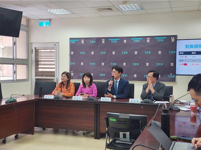 民眾黨團今(14)日將向立法院提出延會提案，盼讓國會有時間好好審查明年度總預算，建議將第四會期延長至民國115年1月31日止。(黃敬文攝)