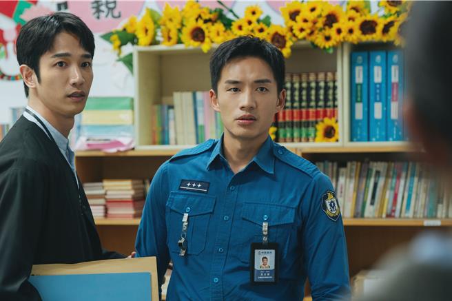 劉以豪（左）、陳澤耀《監所男子囚生記》默契滿分。（愛奇藝國際版、壹壹影業提供）