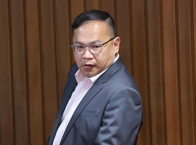 針對輝達總部將落腳北士科T17、T18，先前質有沒有圖利問題的立委王義川14日改口表示，台北市政府近幾個月修改了內部相關規定，這個方向都是對的。（姚志平攝）