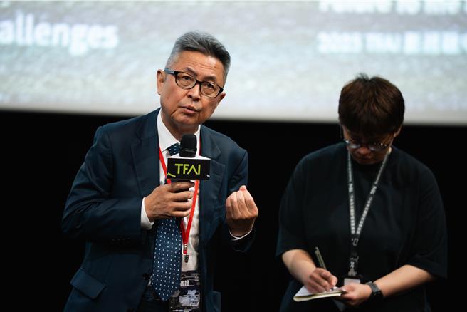 日本國立映畫檔案館館長岡島尚志就特別提及，日本的天災頻傳造成文物典藏的困難，也無法忽視因為戰爭的人為破壞。（國家影視聽中心提供）