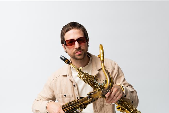 美國明尼亞波里斯的全才製作人cool nel d 14日推出全新夢幻 Lo-fi 專輯 《reel mu$ic》。（夕陽音樂提供）